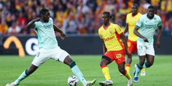 随着朗斯1-0，法甲第二支降级球队诞生