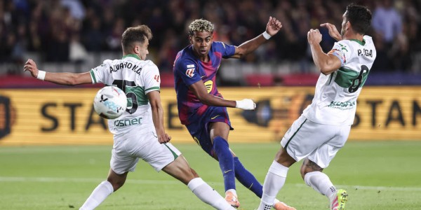 西甲-亚马尔破门拉什福德建功 巴萨3-1埃尔切仍落后5分