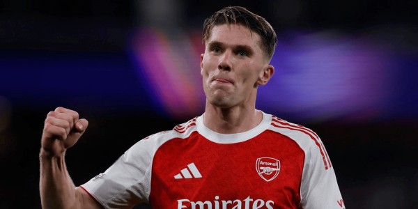 阿森纳双线飘红！西媒力挺冲双冠，名宿却揪出一大隐患