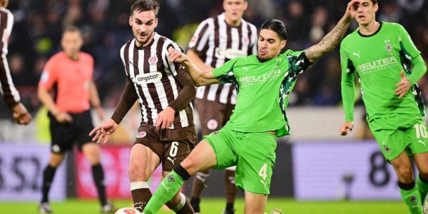 26岁日本球星助门兴4-0横扫圣保利，赢得德甲首胜